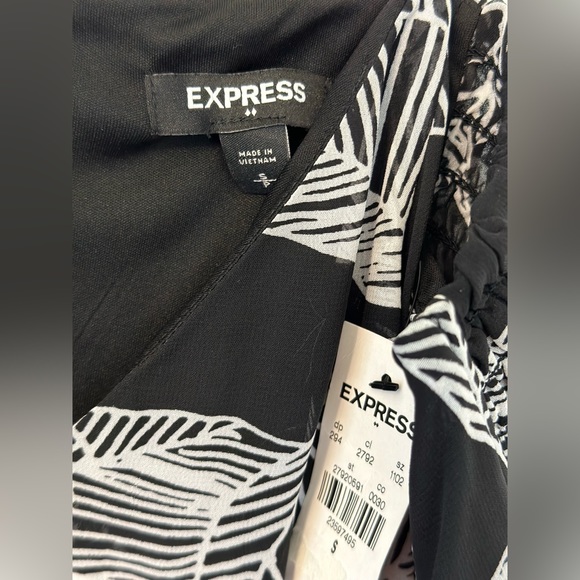 BNWT Express Maxi Dress with Slit - Size S - Picture 6 of 9